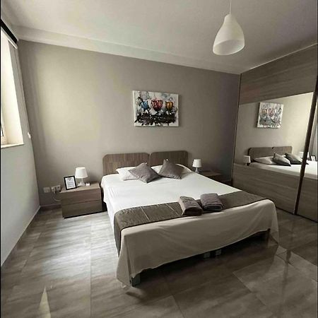 F10 Room 1, Private Double Room With Private Bathroom In Shared Flat Msida Zewnętrze zdjęcie